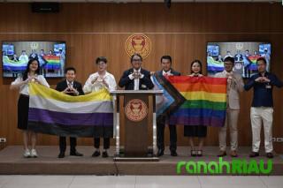 Parlemen Thailand Sahkan Undang undang pernikahan Sejenis 